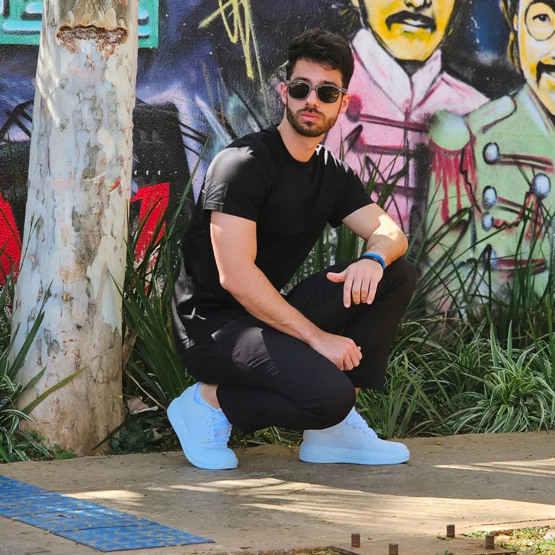 Jhon M.